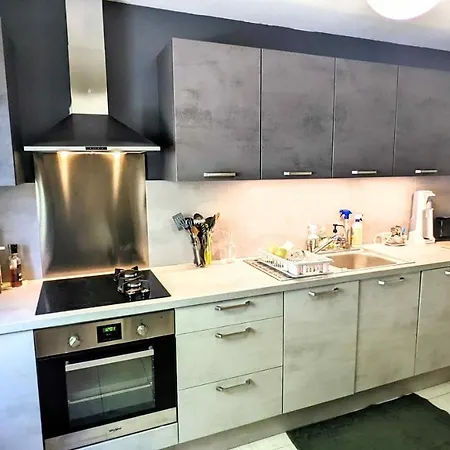 Holiday home Maison 2ch, 74m², Equipee, Parking, Jardin Saint-Julien-les-Villas